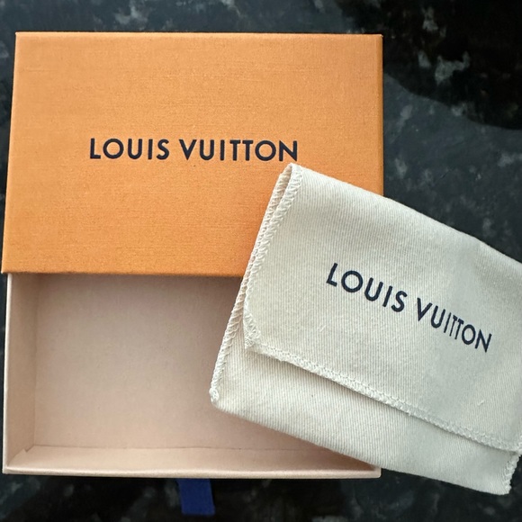 Authentic Small Louis Vuitton Storage Box and 4.5 yards of ribbon - Picture 2 of 8